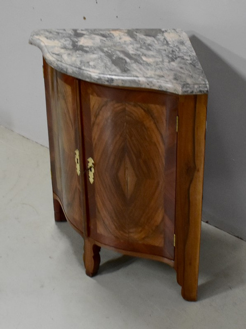 Corner cabinet in walnut, Louis XV period - 18th century