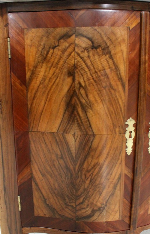 Corner cabinet in walnut, Louis XV period - 18th century