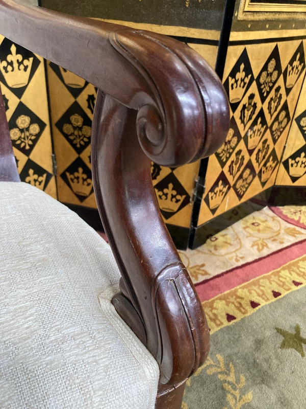 Poltrona in mogano del periodo del restauro