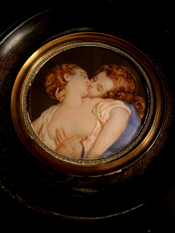  Beautiful miniature on ivory "the kiss" from the 19th century, this charming, torrid work of Fragonard