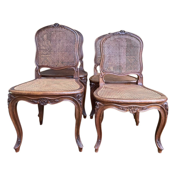 Suite De 4 Chaises De Style Louis XV noyer et cannage