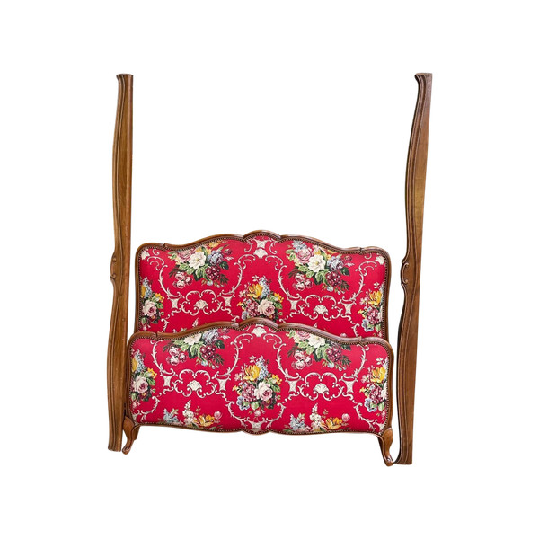 Lit Capitonné De Style Louis XV