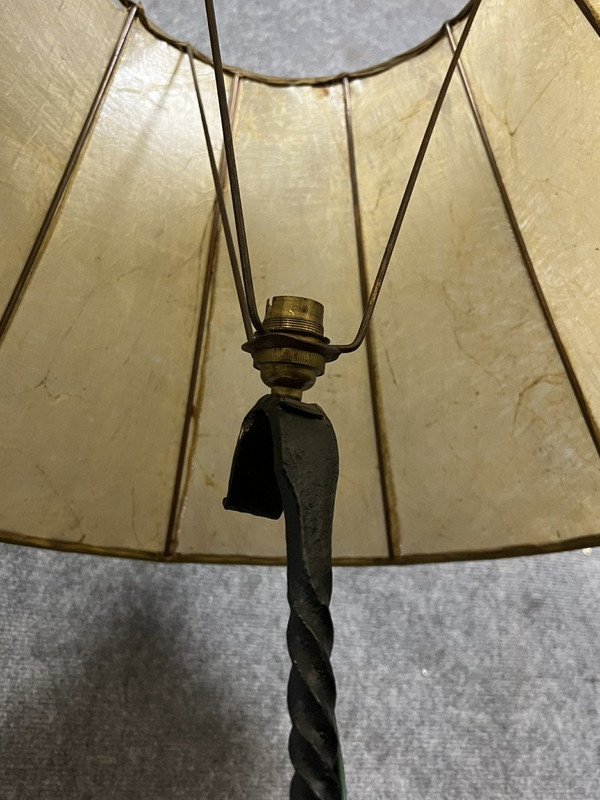 Lampada da terra vintage a catena, circa 1970.