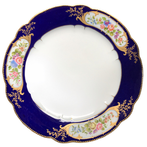 6 assiettes en porcelaine dans le gout de Sèvres bouquets fleurs dorure et bleu de cobalt 