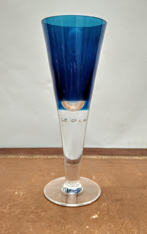 Blaue Kristallvase