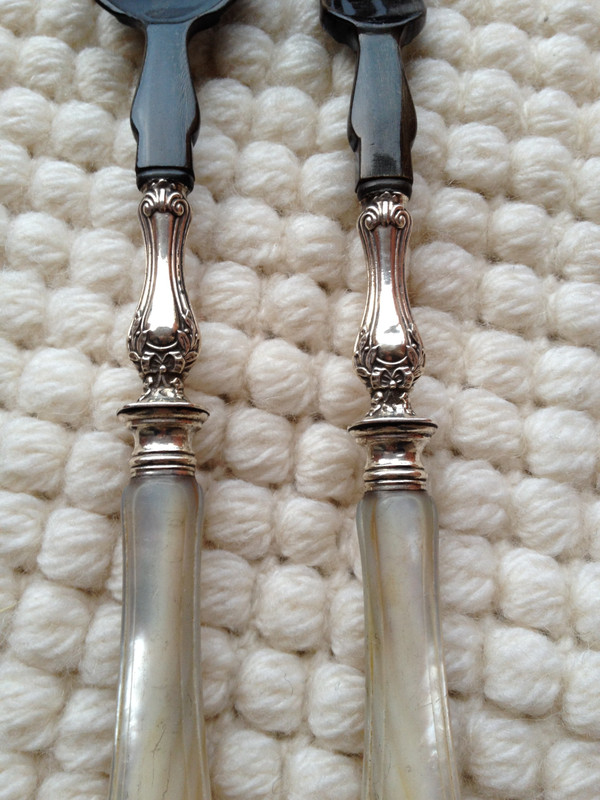 Lovely and original cutlery for serving salad with mother-of-pearl and encrypted handles