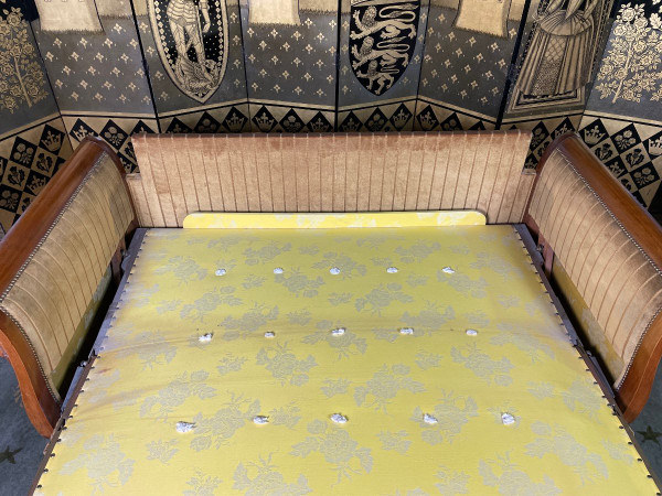 Divano letto in stile impero con collo di cigno