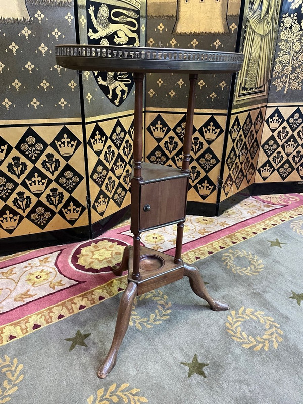 Säulentisch im Louis XVI-Stil
