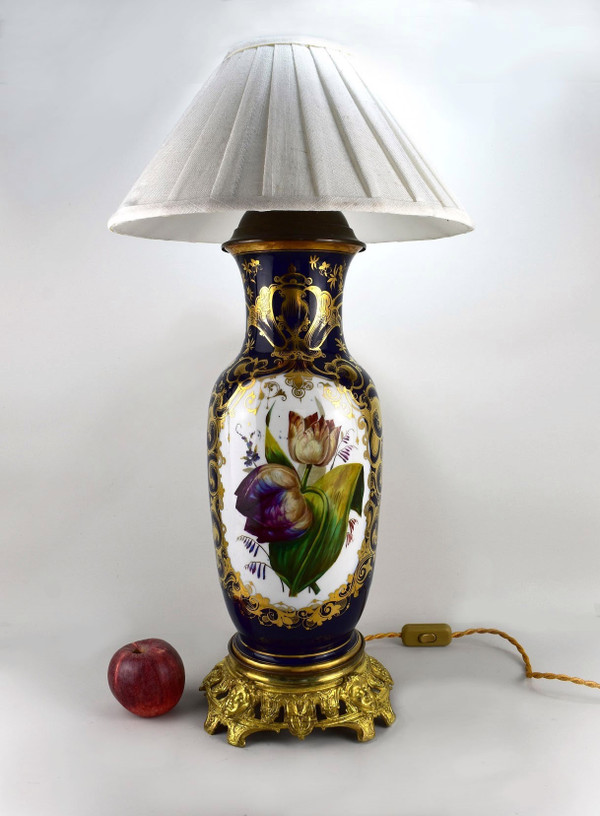 Lampada in porcellana San Valentino. 19esimo secolo