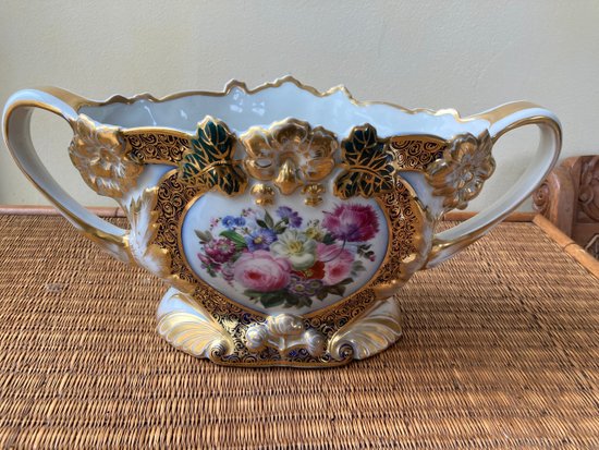 Valentine's porcelain planter (1830-1860)