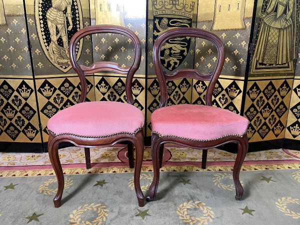 Suite di 6 sedie Luigi Filippo in noce