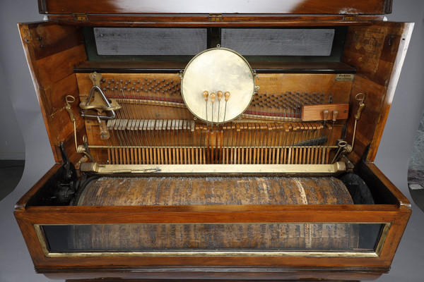 IMPORTANT SELF-PLAYING PIANO "LA VICTOIRE" STAMPED BLANCHE-PETIT & GOFFART 