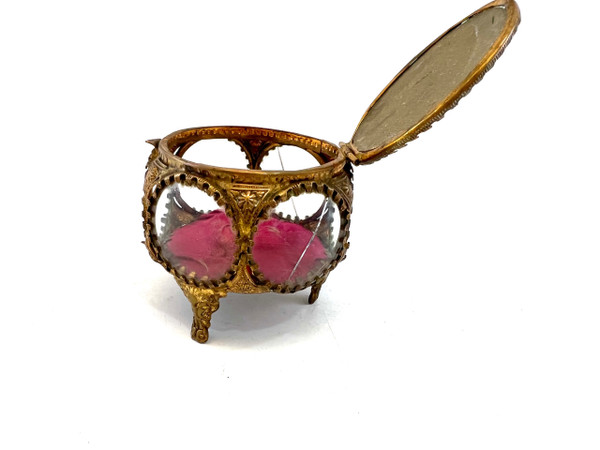 Old jewelry box, 19th century wedding ring.