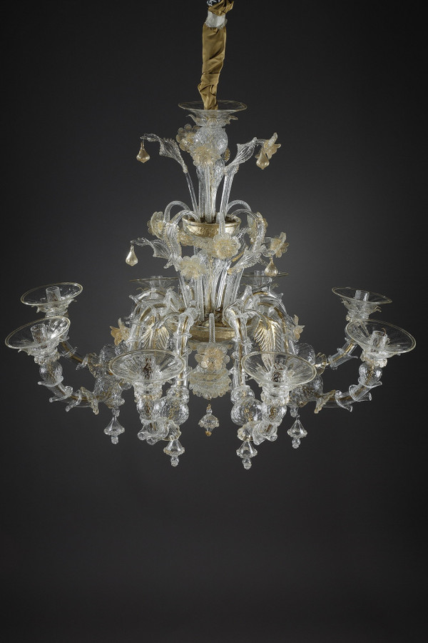 LARGE MURANO GLASS CHANDELIER WITH EIGHT ARMS OF LIGHT DECORATED WITH GOLD 