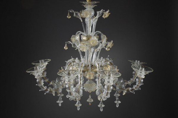 LARGE MURANO GLASS CHANDELIER WITH EIGHT ARMS OF LIGHT DECORATED WITH GOLD 