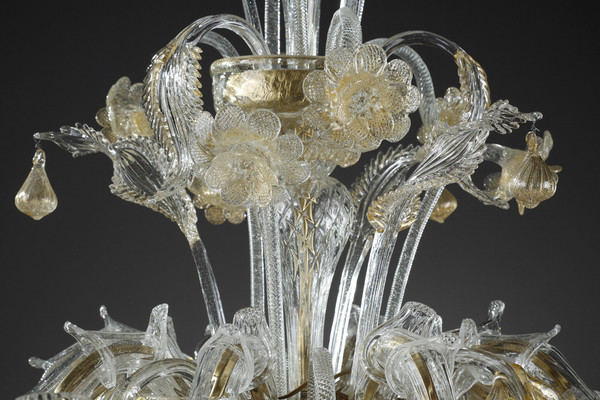 LARGE MURANO GLASS CHANDELIER WITH EIGHT ARMS OF LIGHT DECORATED WITH GOLD 