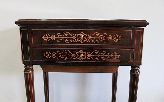  Petite table travailleuse, époque Charles X – Début XIXe 