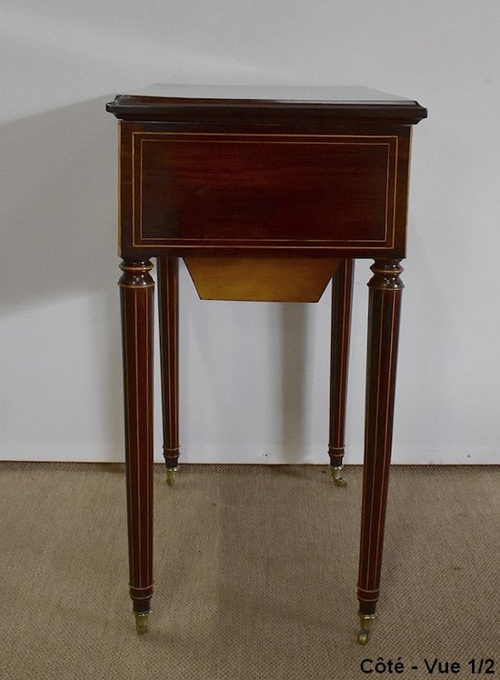  Petite table travailleuse, époque Charles X – Début XIXe 