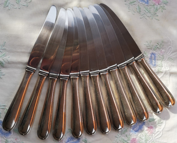 12 Dessert-/Käse-/Dessertmesser, silberne Metallgriffe, Orfèvrerie Saint Médard