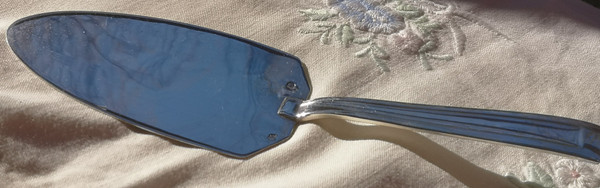 Magnificent little art deco pie server in solid Minerva silver Orfèvrerie Ravinet d'Enfert