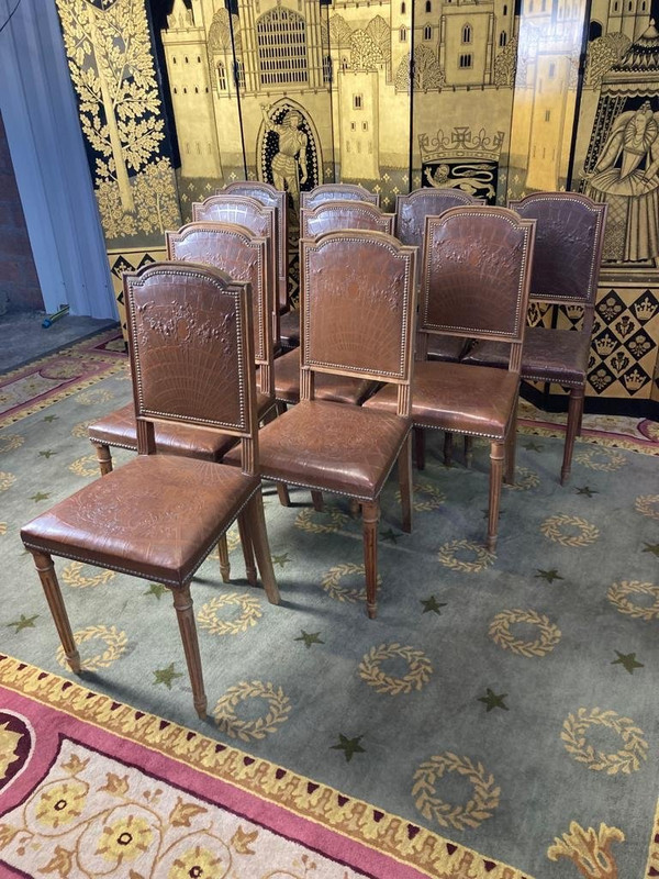 Suite di 10 sedie in pelle in stile Luigi XVI