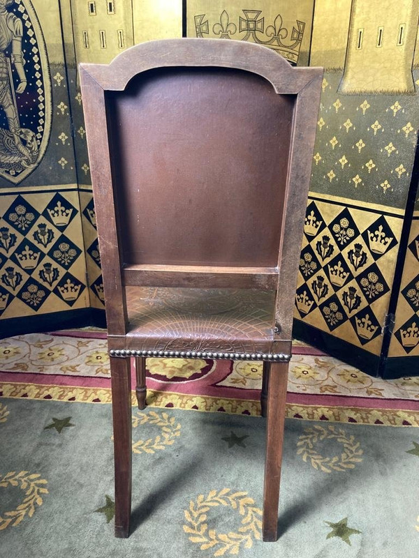 Suite di 10 sedie in pelle in stile Luigi XVI