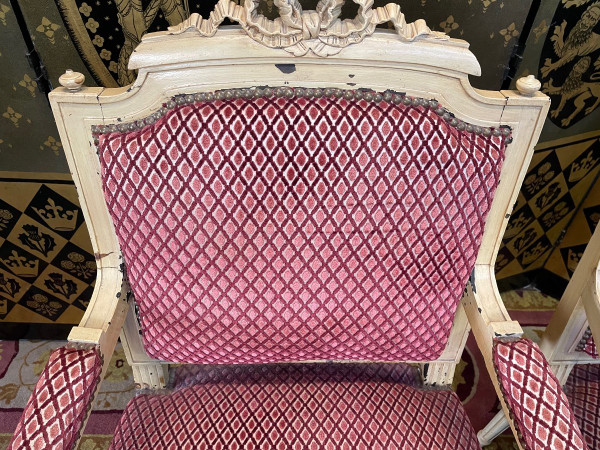 Paire De Fauteuils De Style Louis XVI