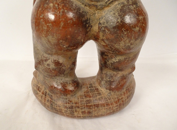 Präkolumbianische Skulptur Colima Mexiko Schamane stehend Stock Schlange Erde