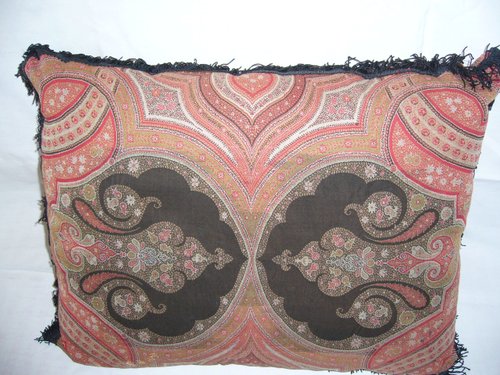 Cuscino e passamaneria in cashmere del XIX secolo