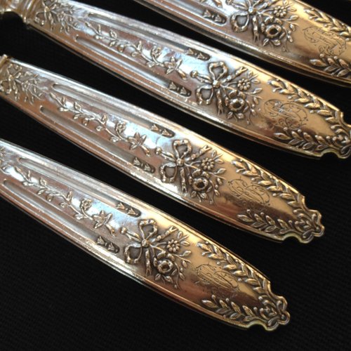 12 silberne Dessertmesser Punch Neck Brace Goldschmied Edouard Pasquet Anfang zwanzig