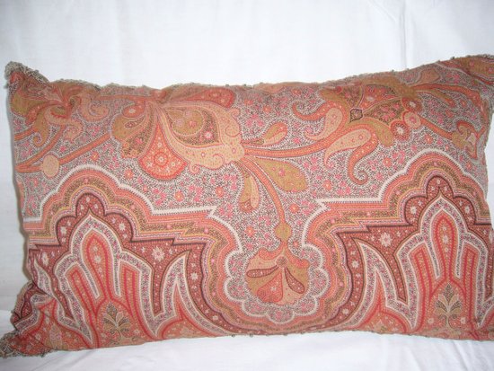 Coussin en cachemire du 19e siècle et son galon