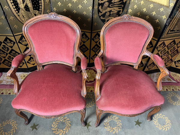 Pair De Fauteuils Cabriolets De Style Louis XV