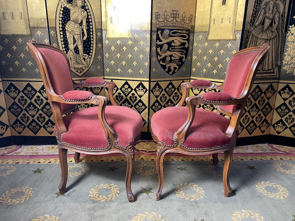 Pair De Fauteuils Cabriolets De Style Louis XV