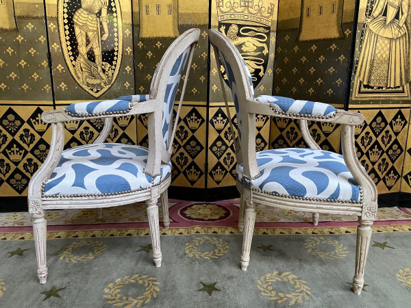 Pair De Fauteuils Cabriolets De Style Louis XVI