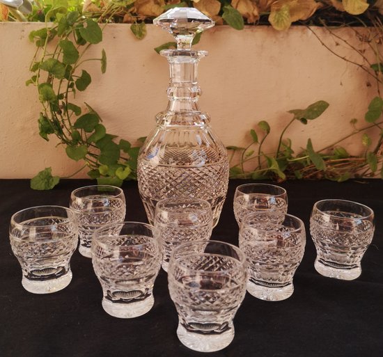 Service à liqueur modèle "Trianon" en cristal Saint-Louis (1 carafe + 8 verres)