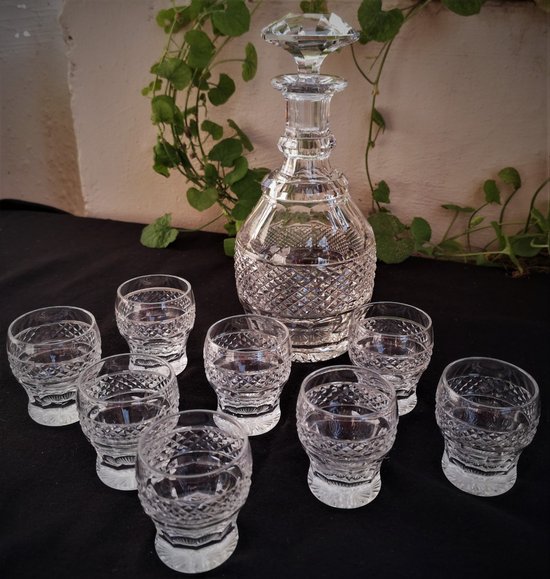 Service à liqueur modèle "Trianon" en cristal Saint-Louis (1 carafe + 8 verres)