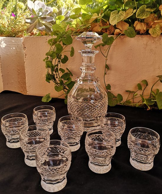 Service à liqueur modèle "Trianon" en cristal Saint-Louis (1 carafe + 8 verres)