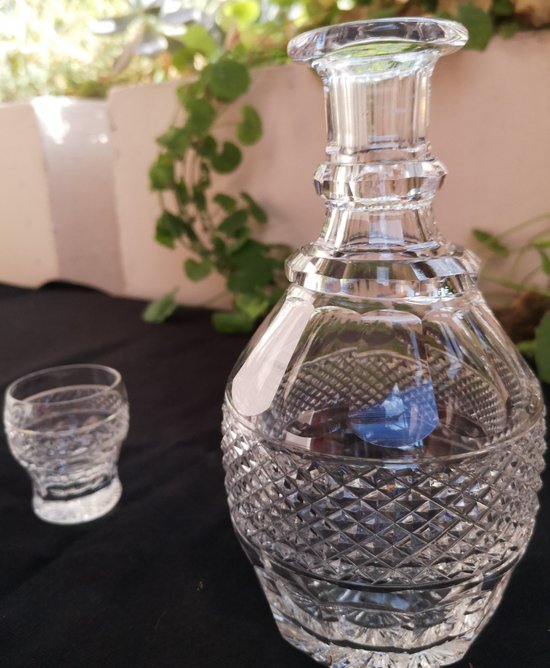 Service à liqueur modèle "Trianon" en cristal Saint-Louis (1 carafe + 8 verres)
