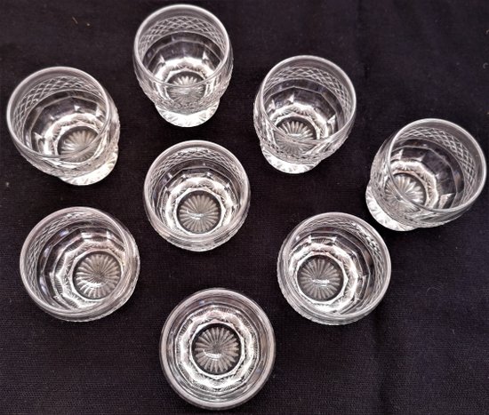 Service à liqueur modèle "Trianon" en cristal Saint-Louis (1 carafe + 8 verres)