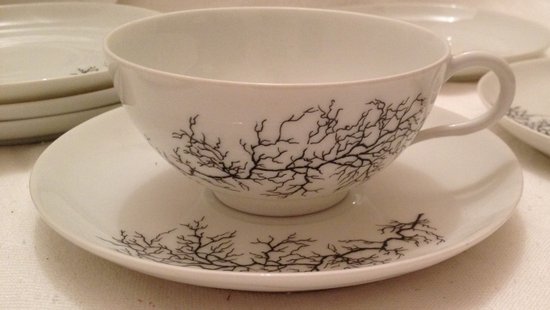 9 Tasses à thé porcelaine Limoges design Françoise Adnet pour Giraud&Brousseau