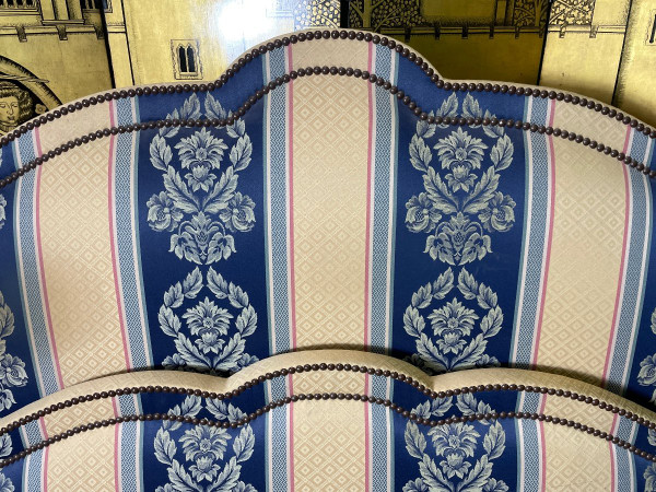 Letto imbottito in stile Luigi XV