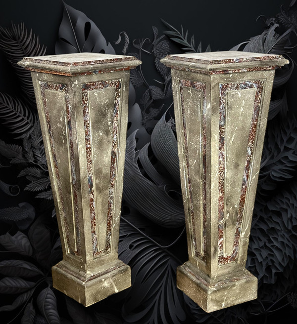 PAIR OF SHEATHS / SELLETTES / IN MARBLE-LIKE PATINATED WOOD FROM THE 1900S