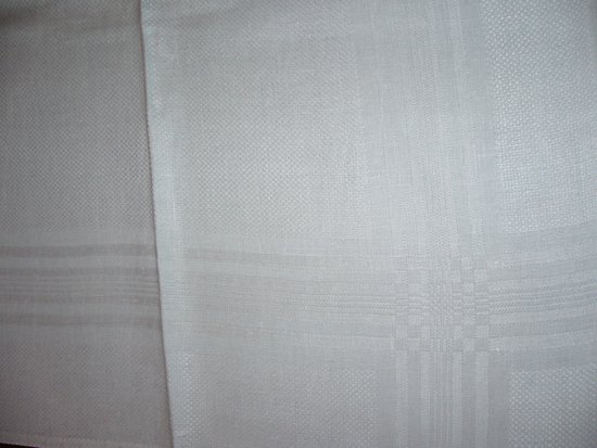16 armorial napkins from the 19th century