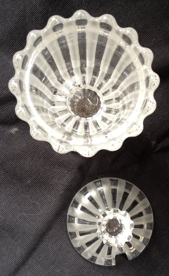 Crystal mustard bowl signed BACCARAT Art Deco