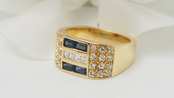 Bague En Or Jaune, Diamants Et Saphirs