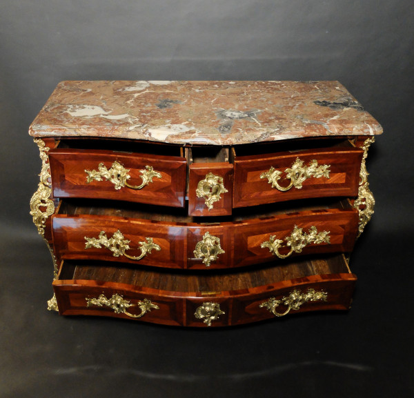 Tomb chest of drawers stamped by François Fleury - Louis XV period