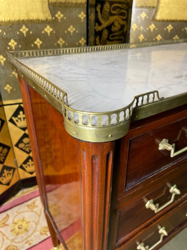 Commode En Acajou De Style Louis XVI