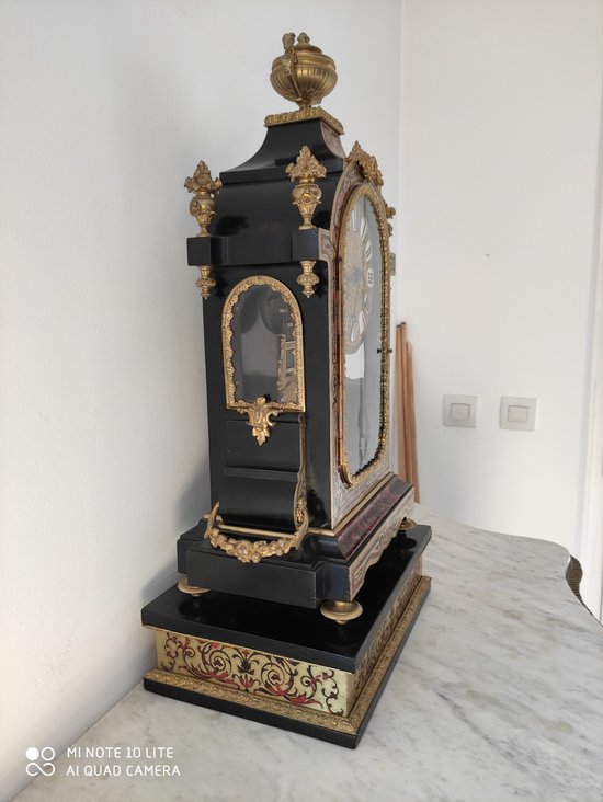 Religiöses Kartell und seine Basis aus Boulle-Intarsien - Signiert RAINGO FRERES - Außergewöhnliche goldene Bronzen