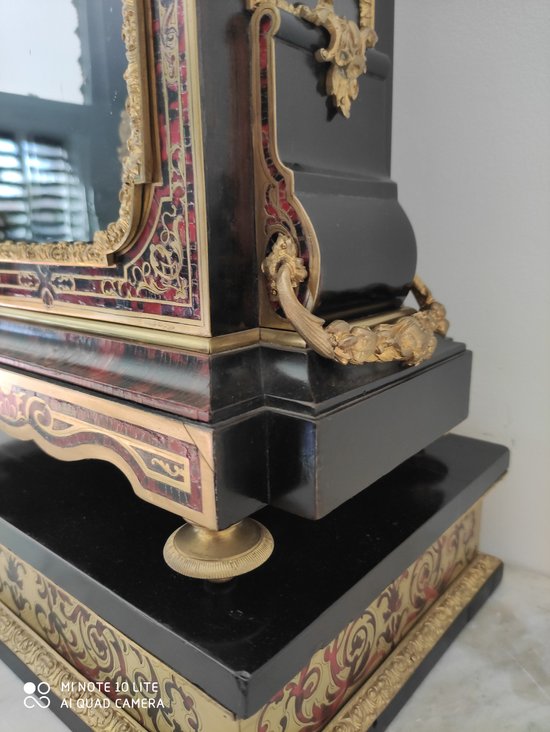 Religiöses Kartell und seine Basis aus Boulle-Intarsien - Signiert RAINGO FRERES - Außergewöhnliche goldene Bronzen
