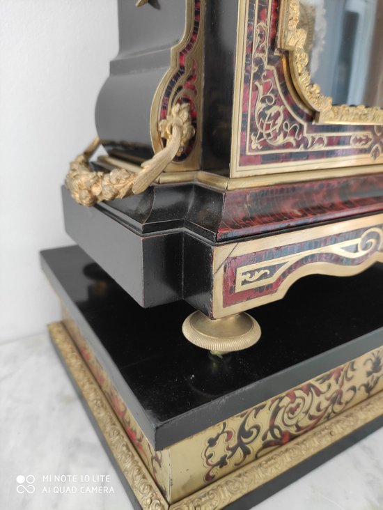 Religiöses Kartell und seine Basis aus Boulle-Intarsien - Signiert RAINGO FRERES - Außergewöhnliche goldene Bronzen